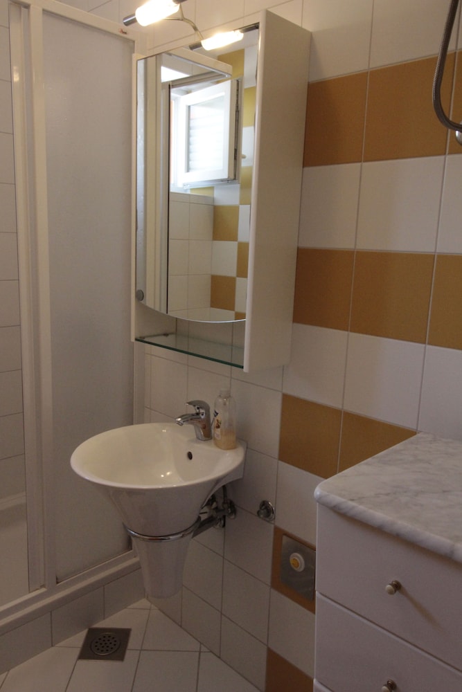 Studios & Rooms Fiesta 26/35