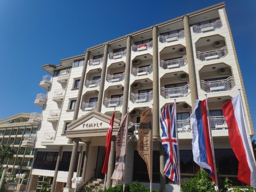 Temple Hotel 4/40