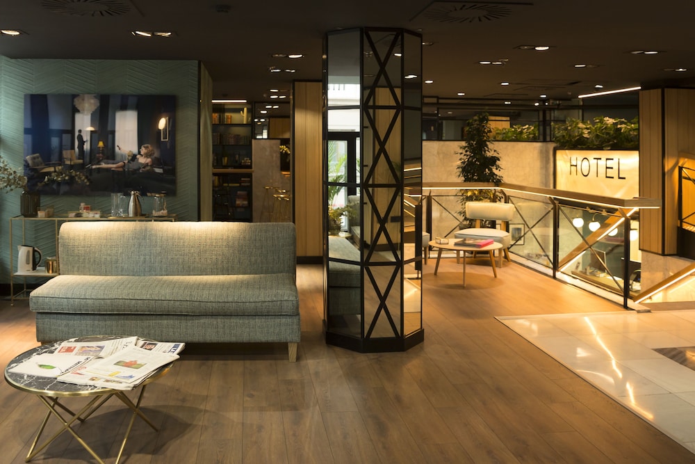 Petit Palace Alcala Torre Hotel 49/55