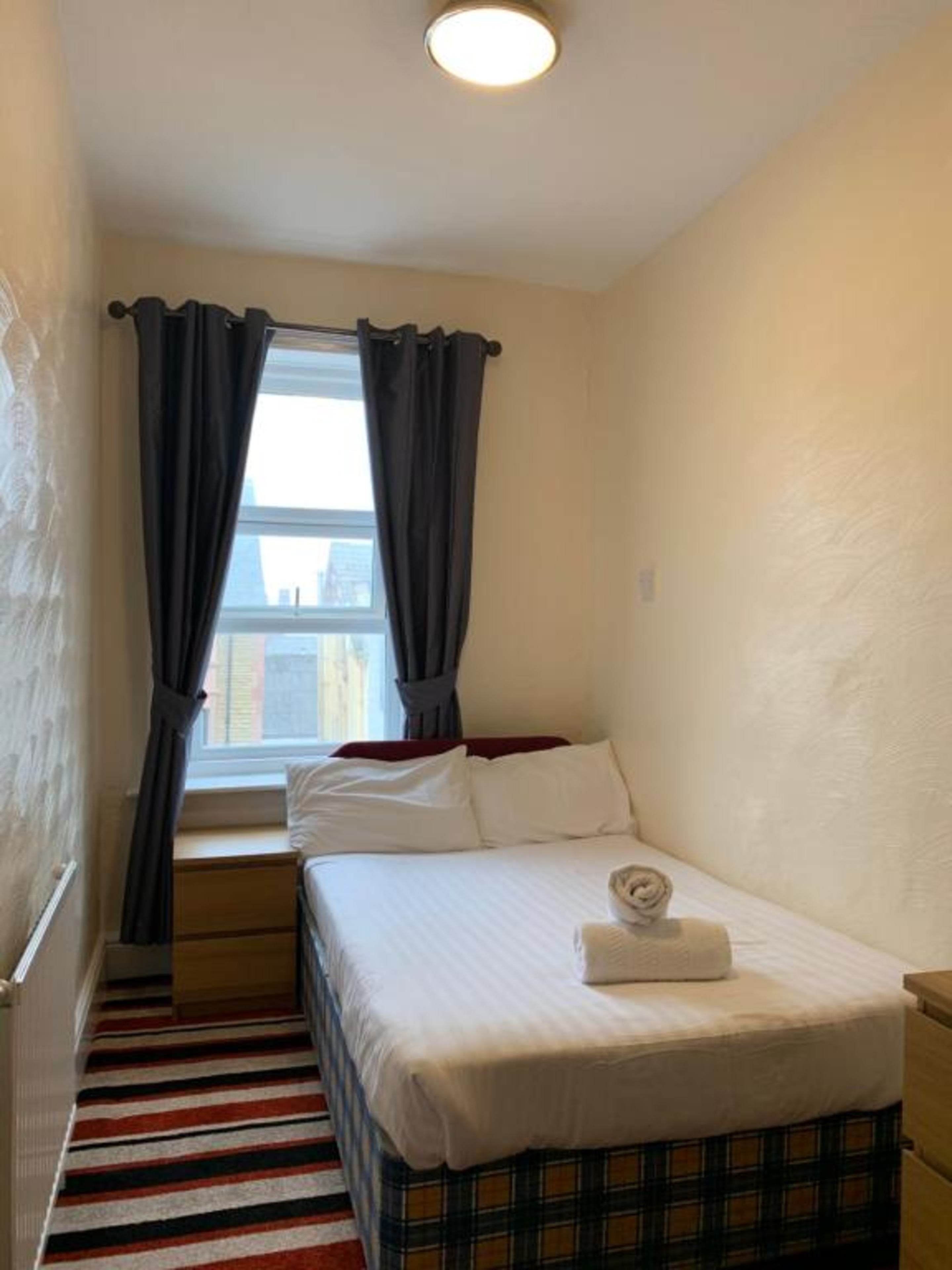 COMPACT, DOUBLE BED