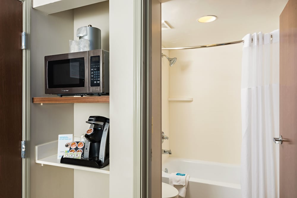 Holiday Inn Express Hotel Suites Peoria North Glendale 25/60