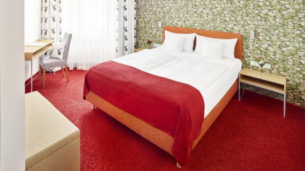 Hirsch Hotel 23/66