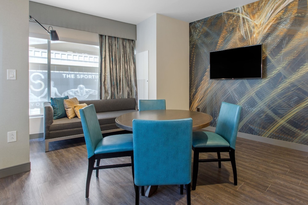 Cambria Hotel Philadelphia Downtown - Center City 31/60