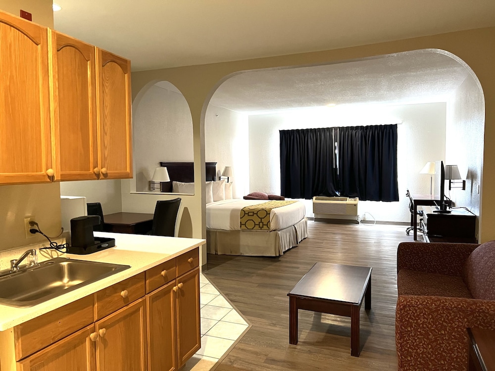 Baymont by Wyndham Houston Brookhollow 64/80