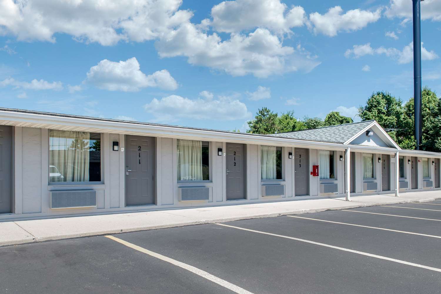 Rodeway Inn Sharonville - Cincinnati North 17/20