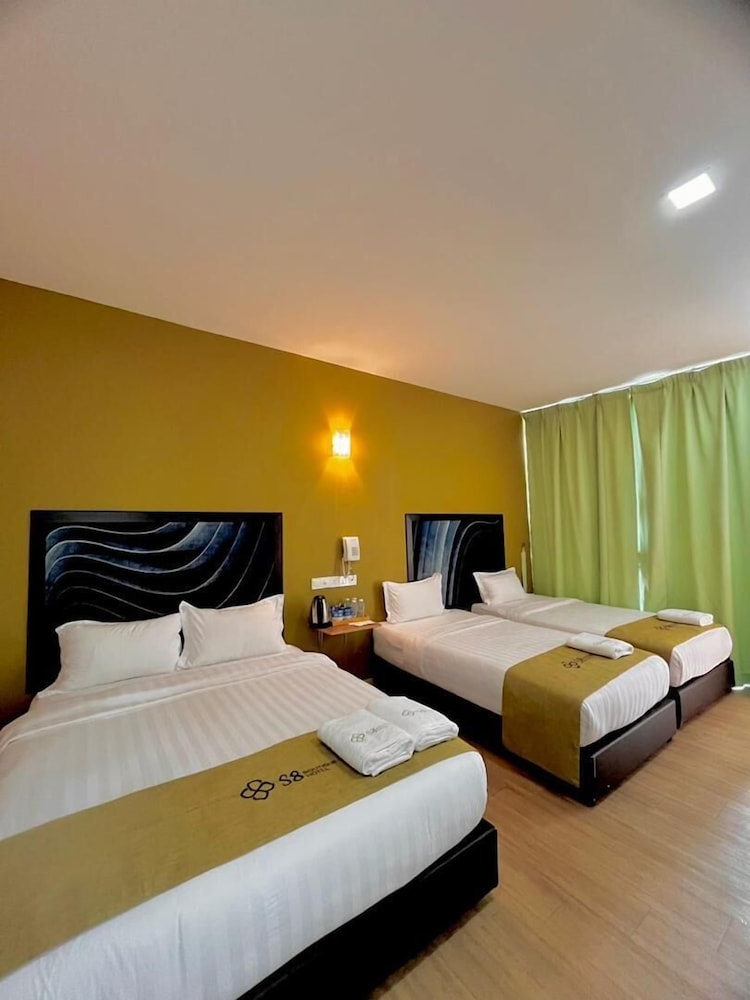 غرفة عائلية بشرفة، S8 Boutique Hotel 2/3