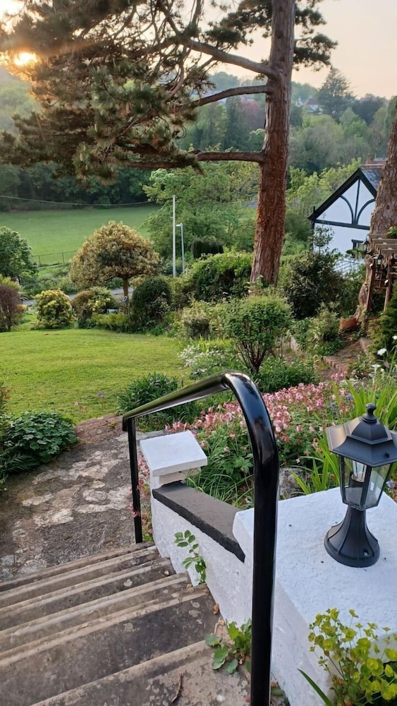 Glan Heulog Bed and Breakfast 52/59