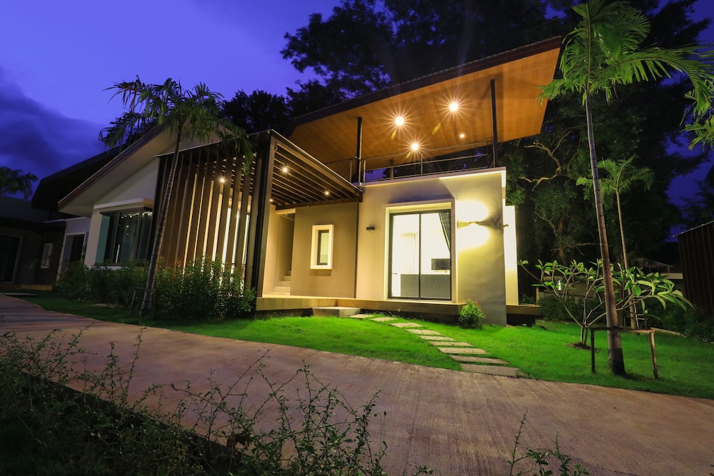 Nariya Bayfront Phuket 7/50