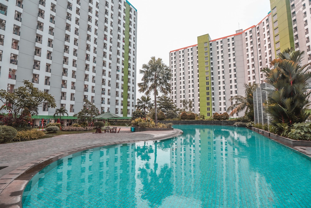 OYO 498 Green Lake View Ciputat 4/65