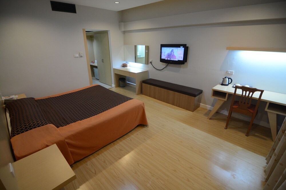 Charoen Hotel 40/71