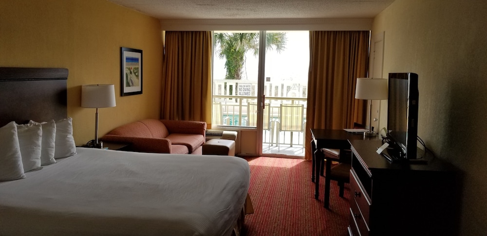 Best Western Ocean Sands Beach Resort 9/35