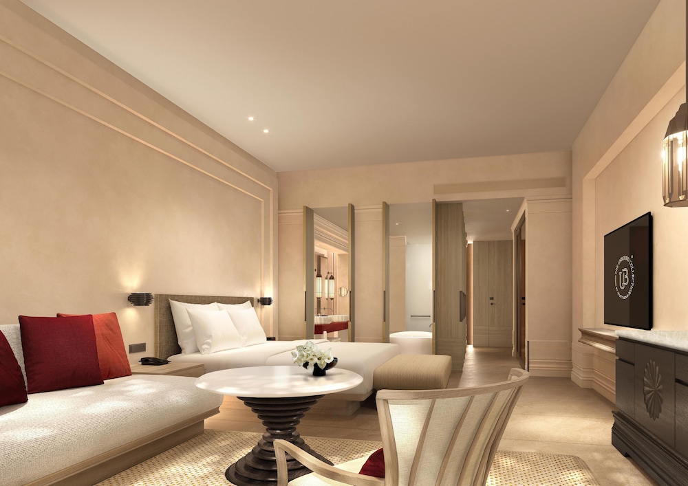 Suite, King Bed, Plunge Pool