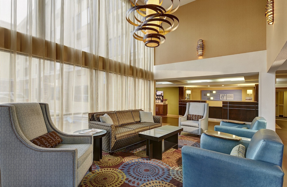 Holiday Inn Express San Diego South National City 50/73