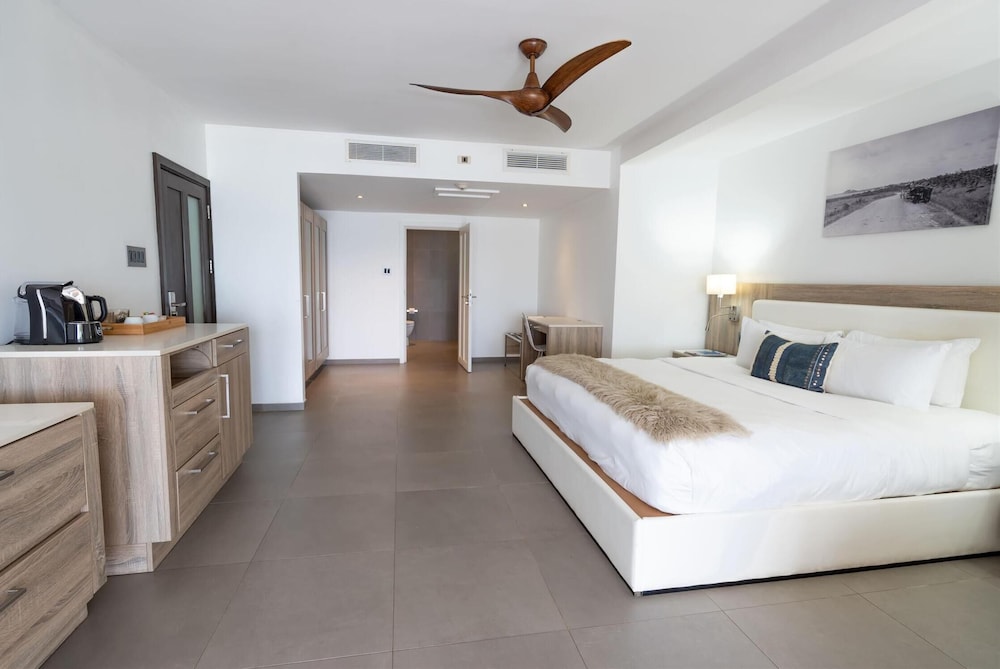 Studio, Suite, King Bed, Ocean Front، Hodges Bay Resort & Spa, an HQ Luxury Resort & Residences 4/10