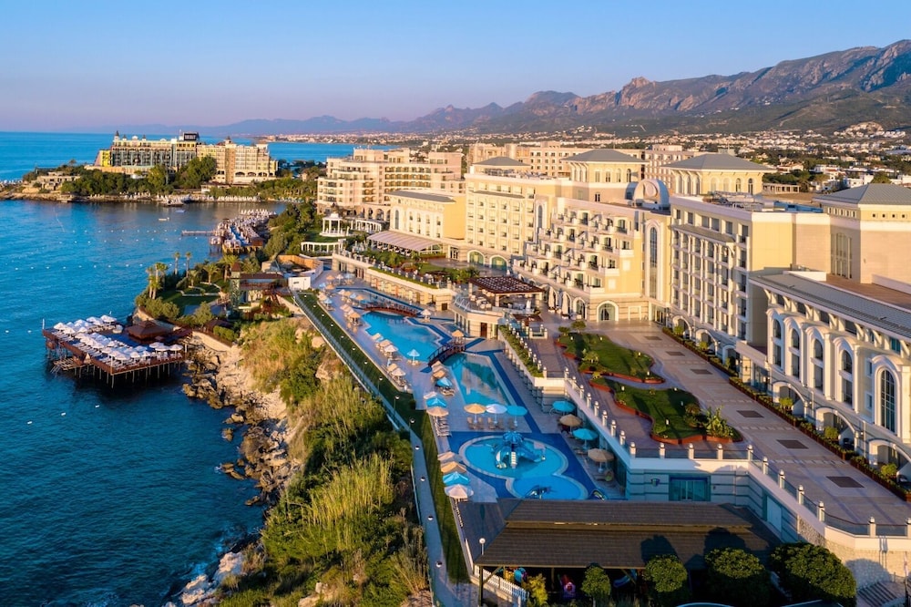 Merit Royal Premium Hotel Casino & Spa 33/36