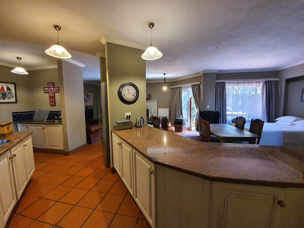 Waterhouse Guest Lodges 295 Indus Street 5/50