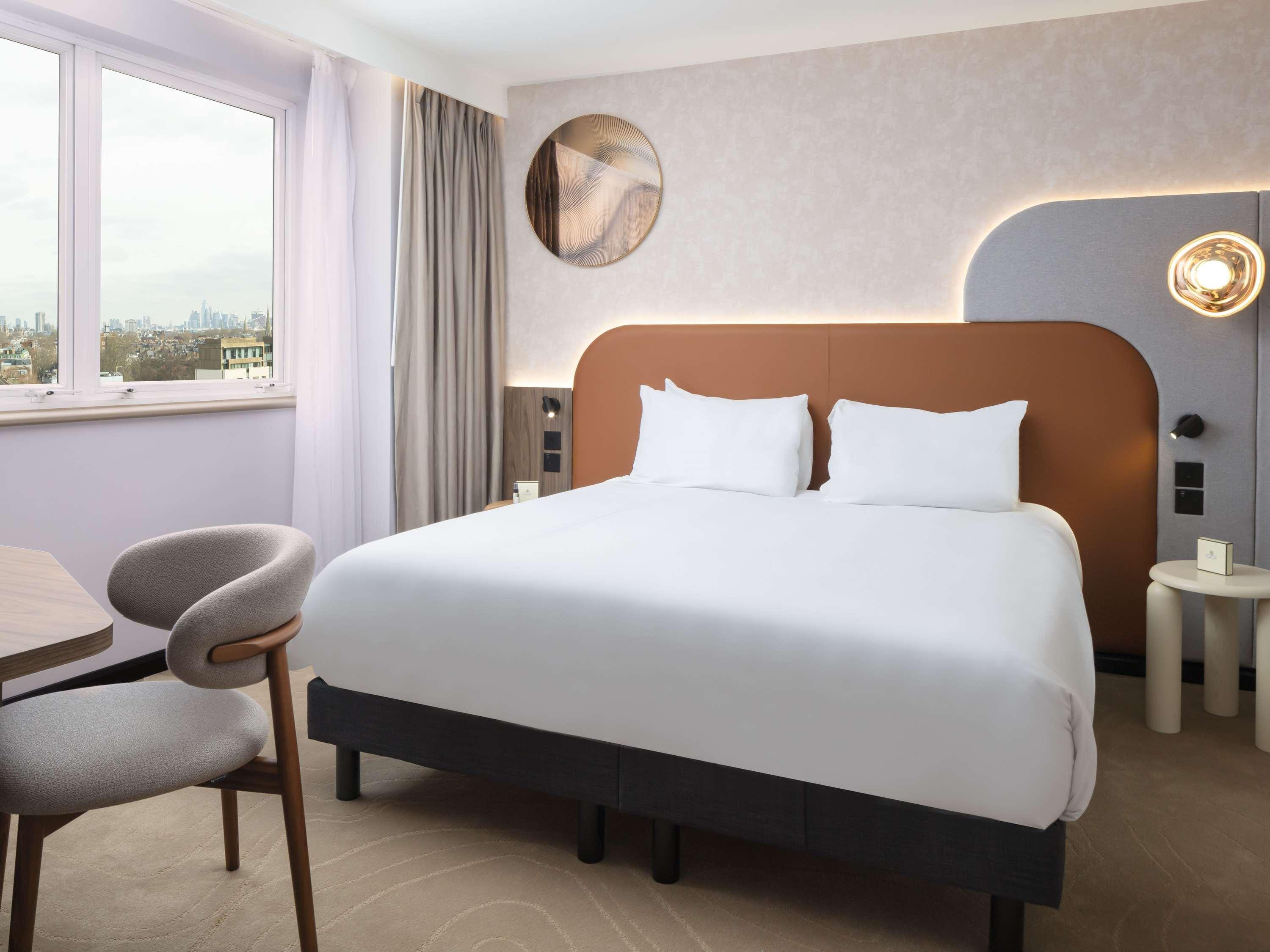 DELUXE, PRIVILEGE, KING BED, PANORAMIC VIEW, HIGH FLOOR