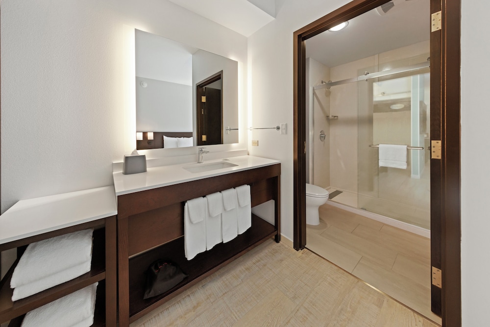Hyatt Place West Palm Beach/Downtown 70/70