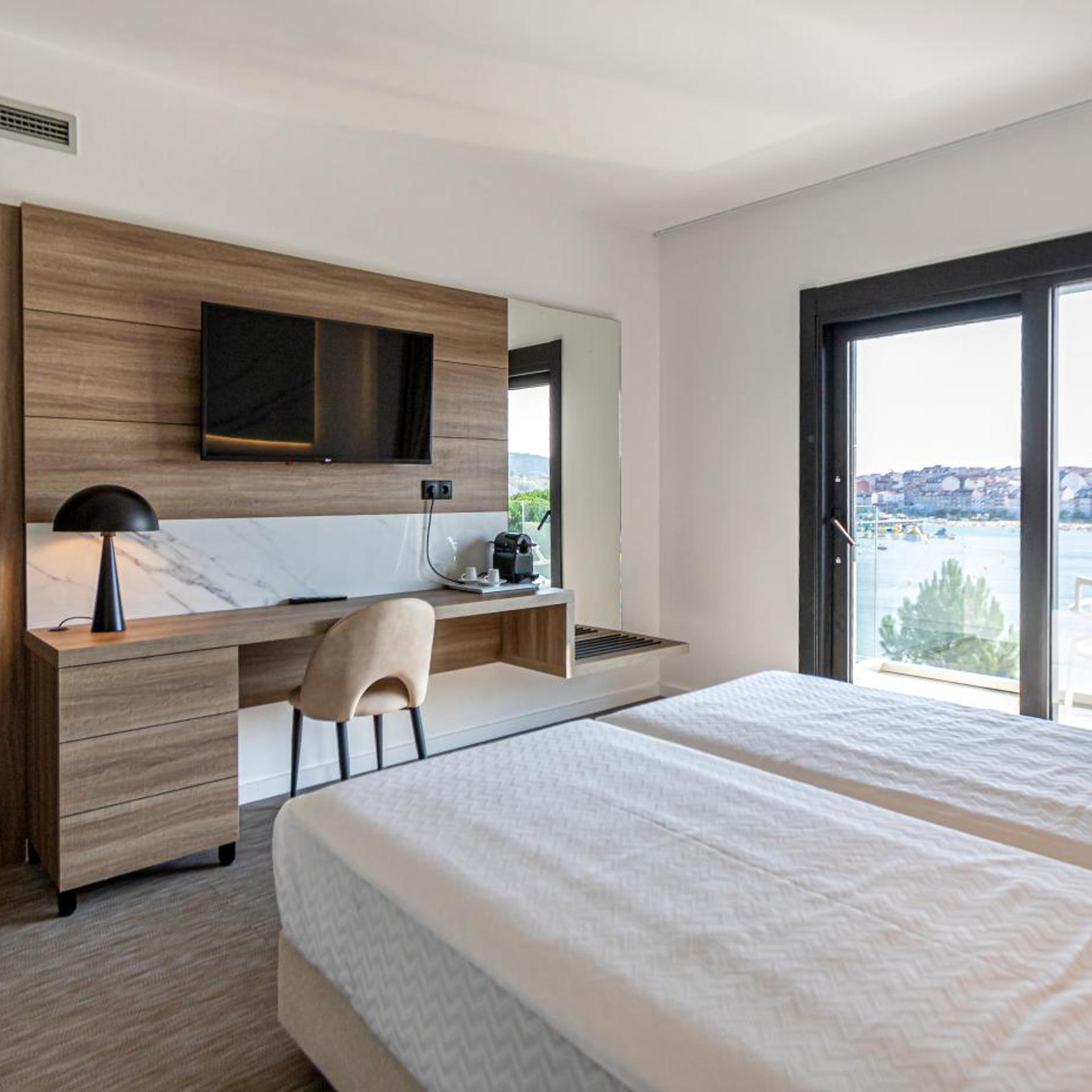 Room, Triple, with View