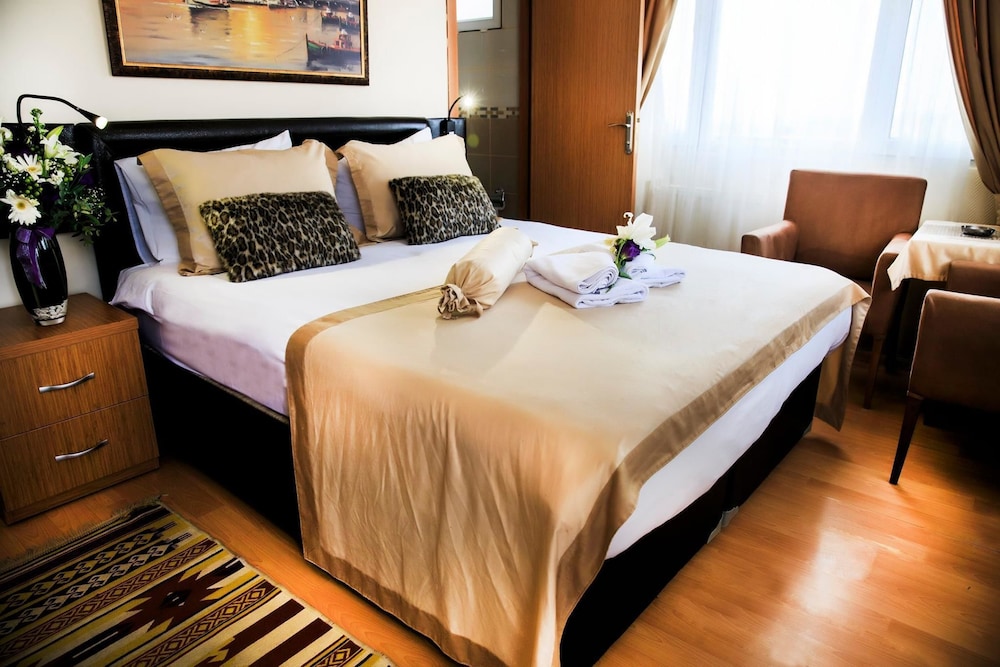 STANDARD, KING BED