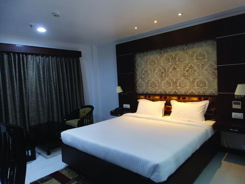 Airport City Hotel 11/35