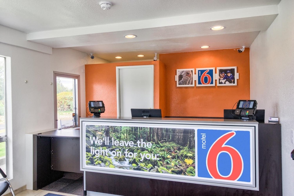 Motel6 Everett, WA - South 9/39