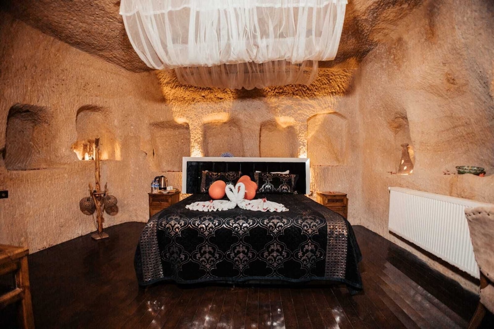 Amor Cave House 23/50