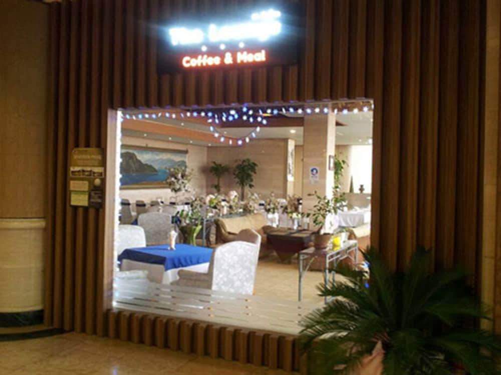 Hotel The Base 7/17