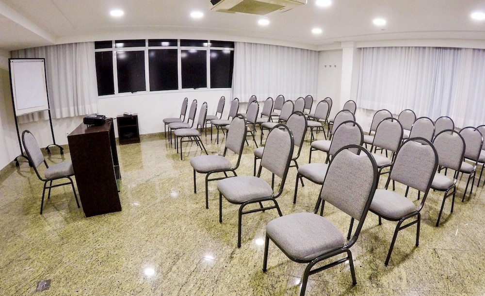 Triangulo Apart Hotel 55/66