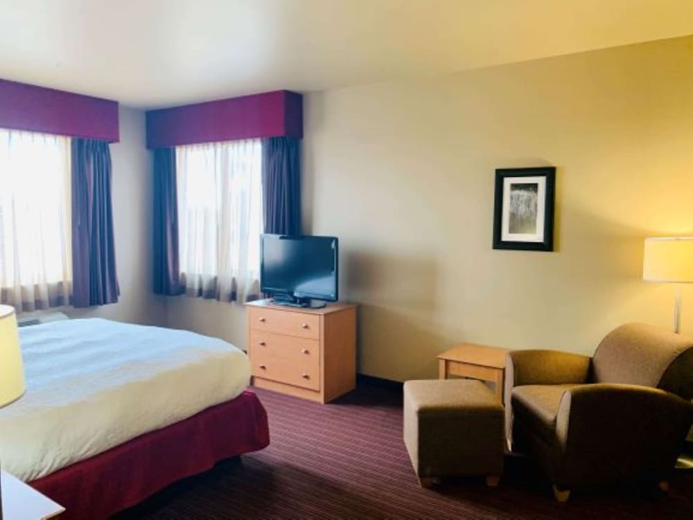Best Western Golden Prairie Inn & Suites 10/38
