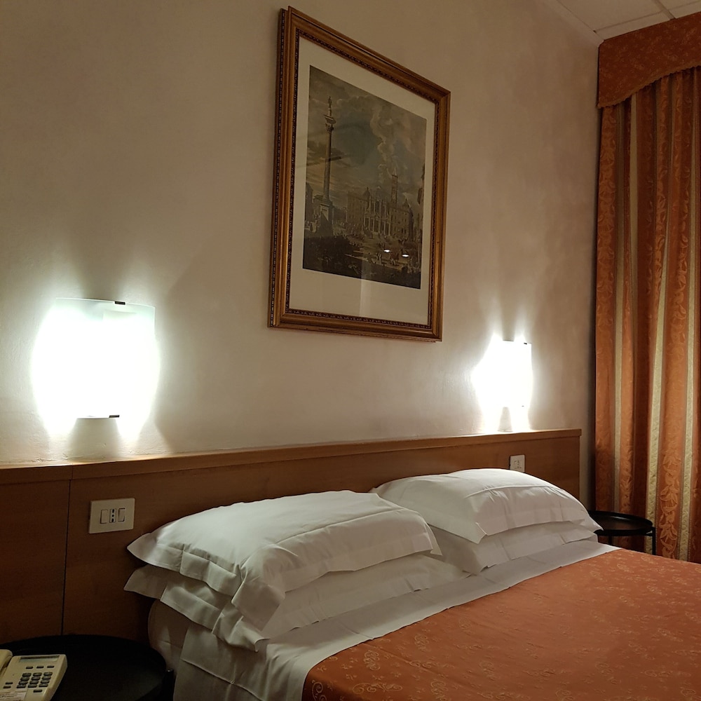 Hotel Julia 39/66