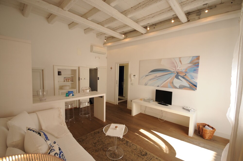 Suite Home Trani 38/50