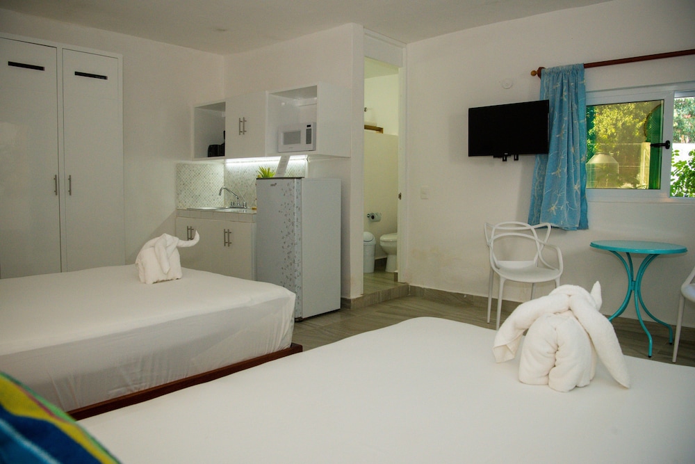 جناح ديلوكس فاخر اقتصادي بسريرين مزدوجين، Ocean Zen Suites 3/7