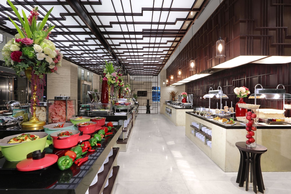 Aston Priority Simatupang Hotel and Conference Center 66/72