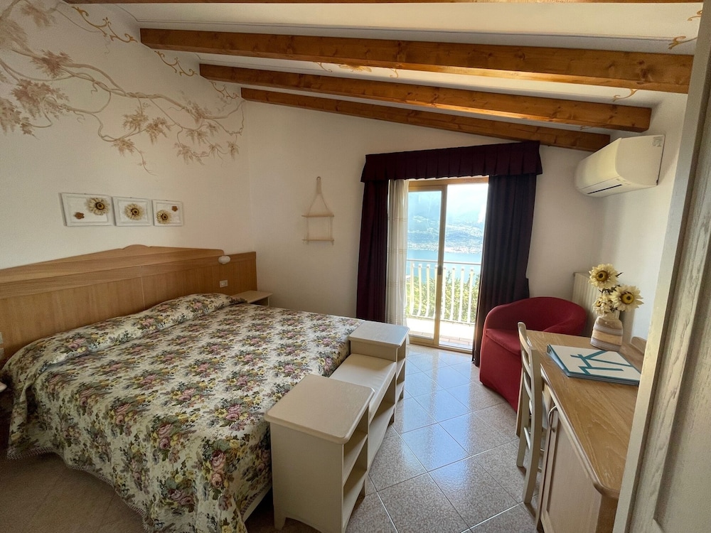 Village Hotel Lucia 14/50