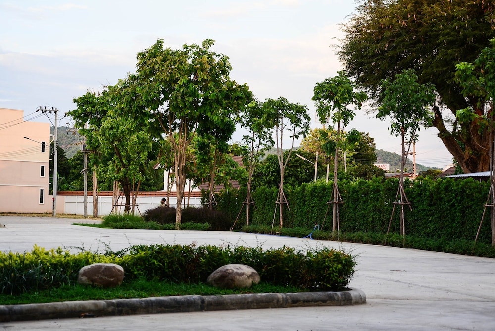 B Y Hotel Kanchanaburi 53/63