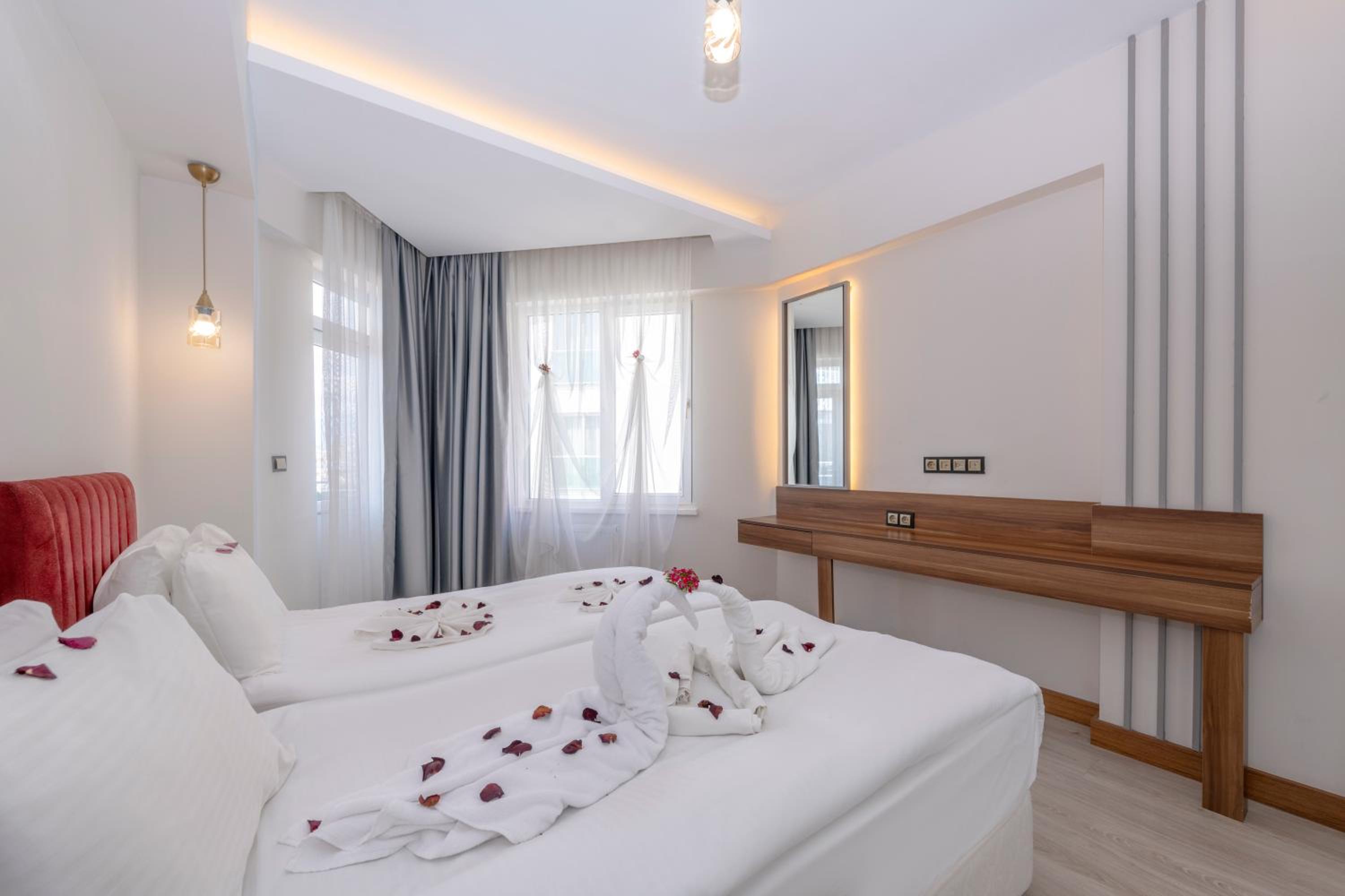 Theluna Suite Hotel 14/50