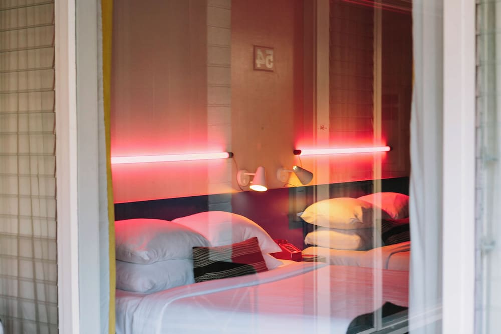Room, 2 Queen Beds, Pool Side