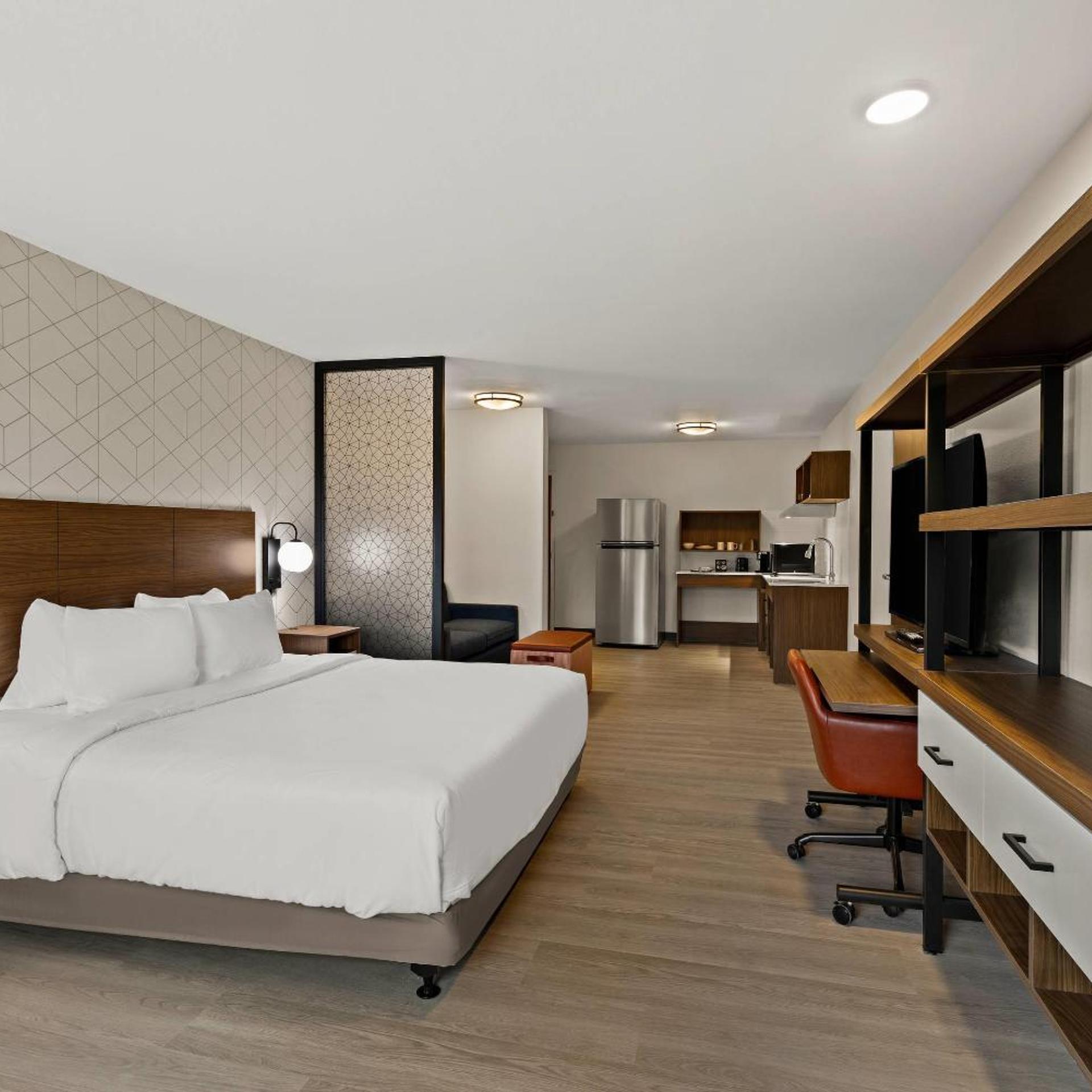 غرفة بسرير كينج، Everhome Suites Clarksville Ft. Campbell Area 4/9