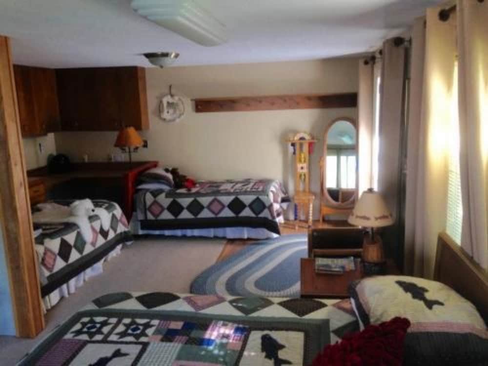 Anchorage Walkabout Town B&B 28/43
