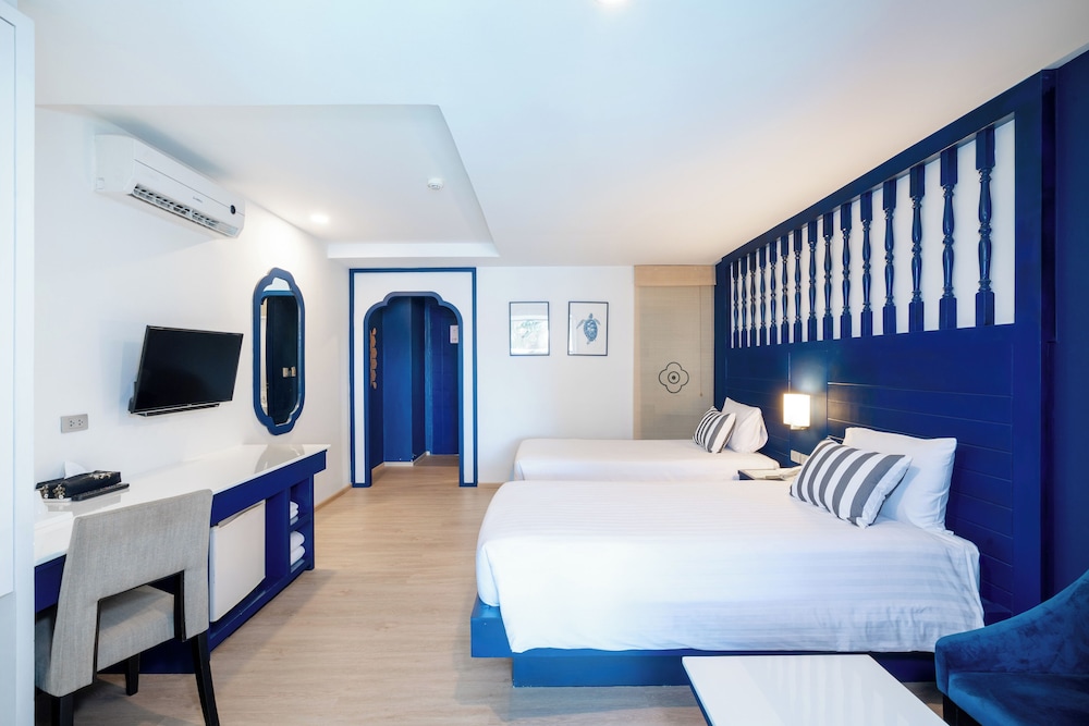 Boutique, Deluxe, Twin Beds, Balcony