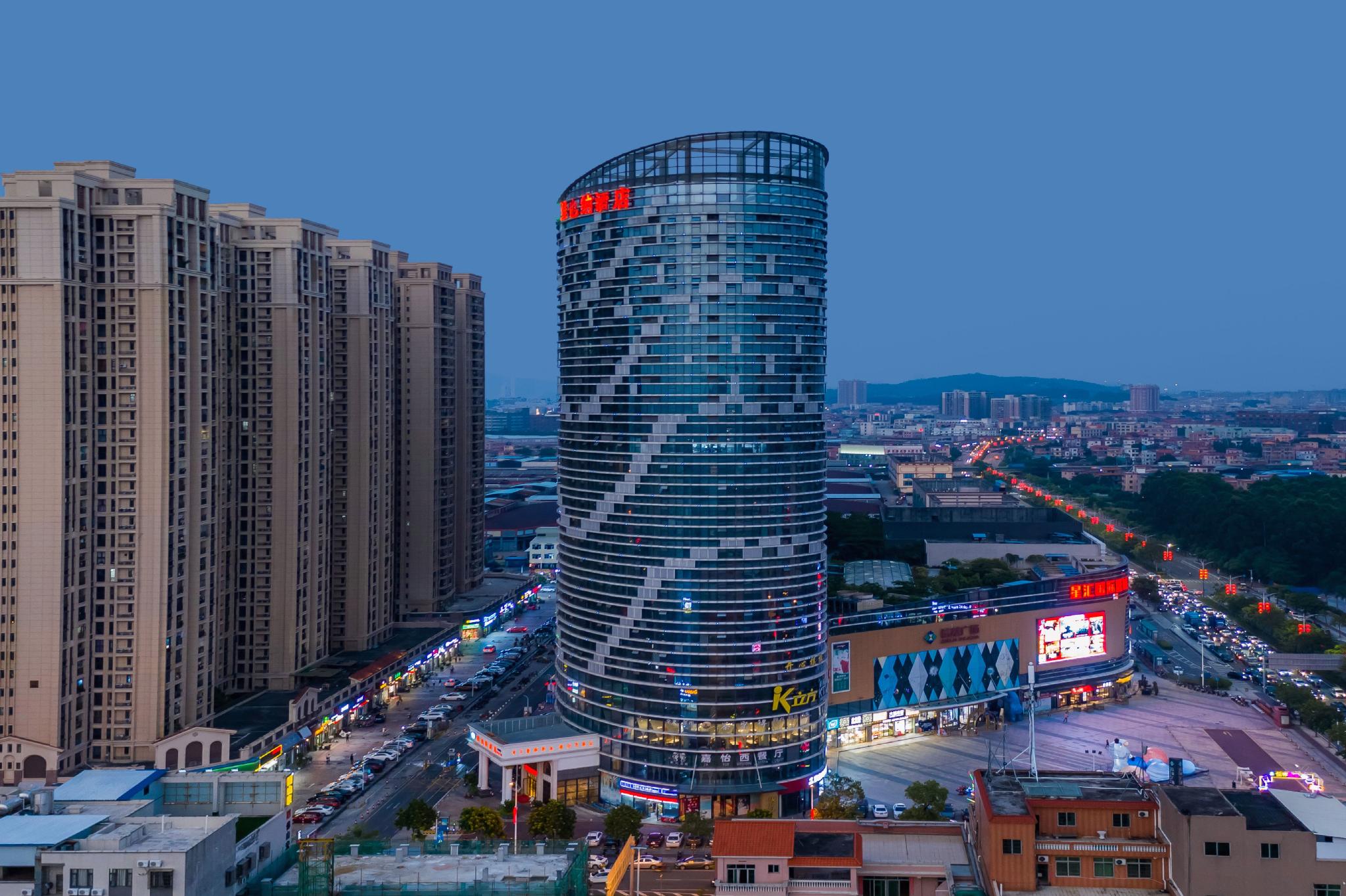 Vienna Hotel (Foshan Jiujiang Xinji Plaza Store) 6/34