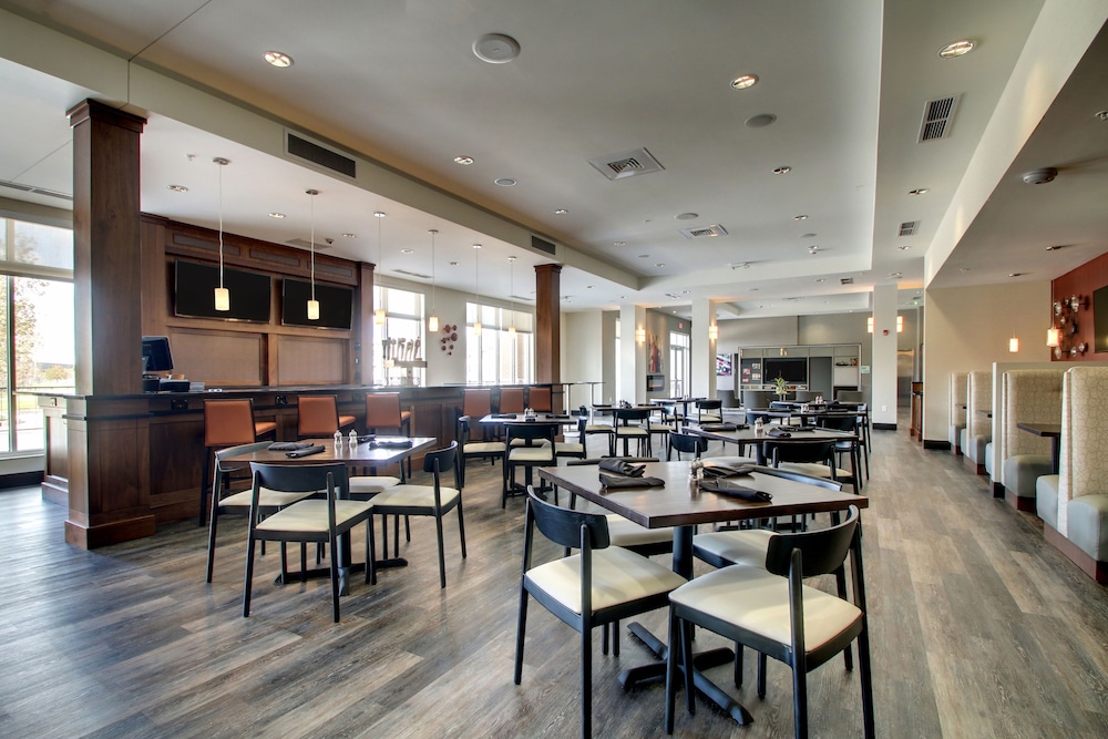 Holiday Inn Peoria At Grand Prairie 51/75