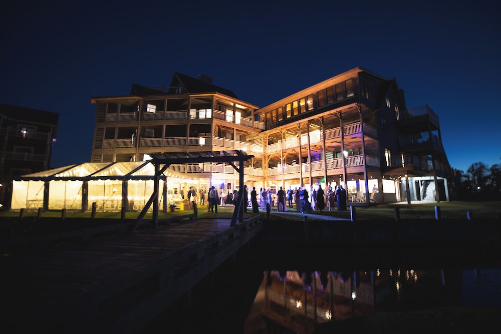 The Burrus House Inn Waterfront Suites 1/50