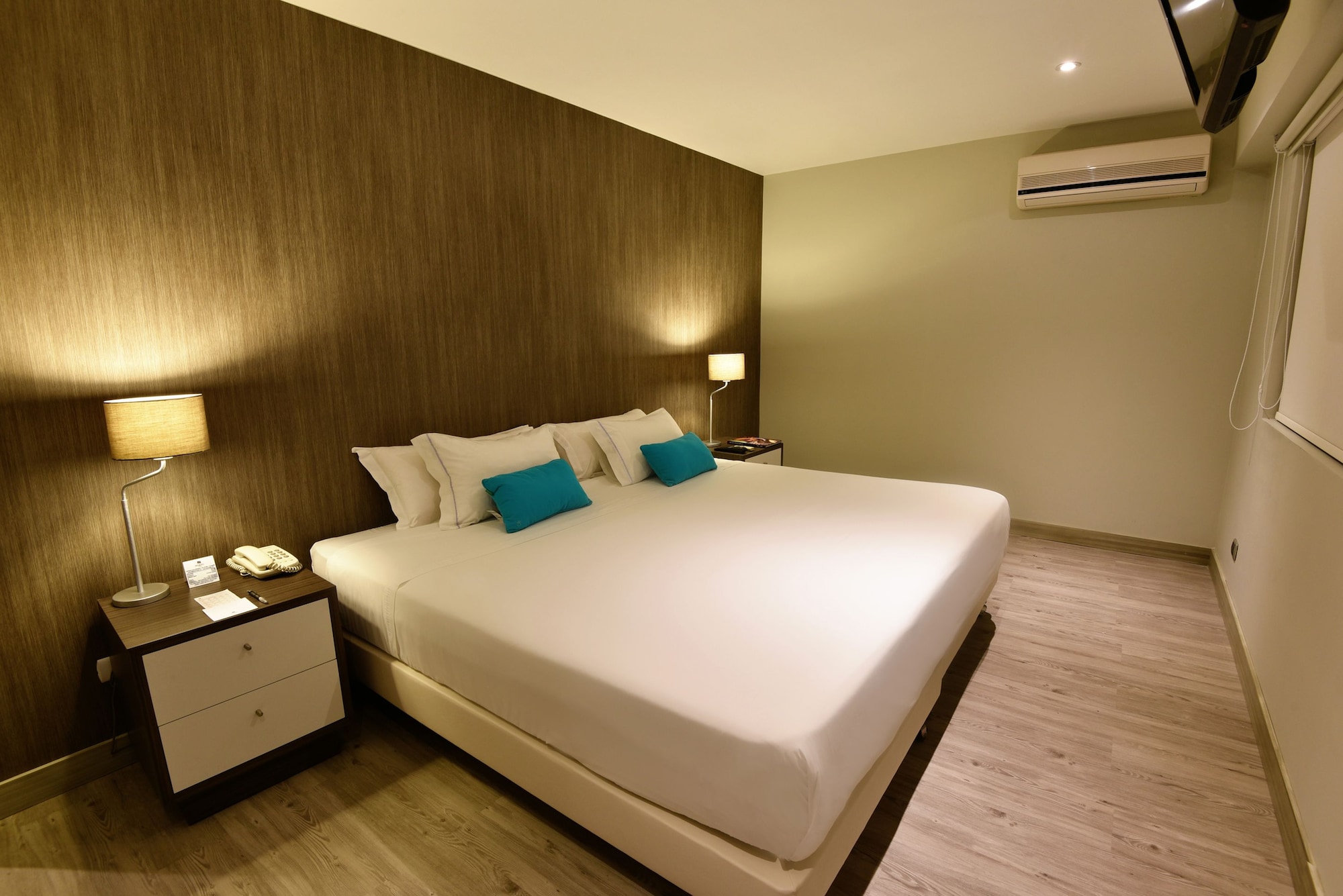 SUPERIOR, DOUBLE BED, CITY VIEW