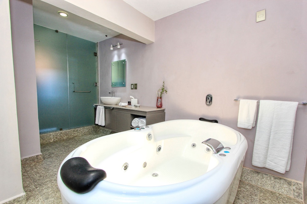 Casa Florencia Hotel Boutique 40/46