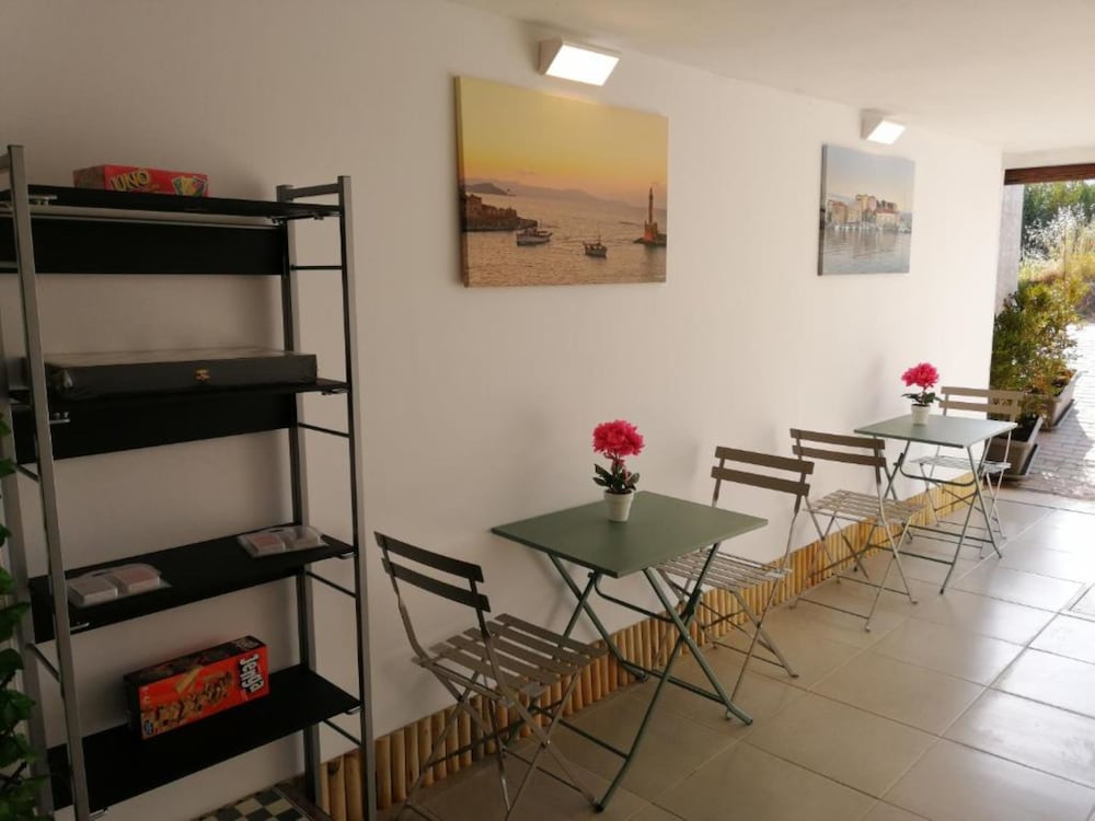 Carisa Suites and Apartments 28/50