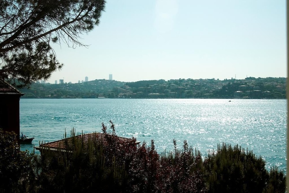 Ajia Hotel 38/50