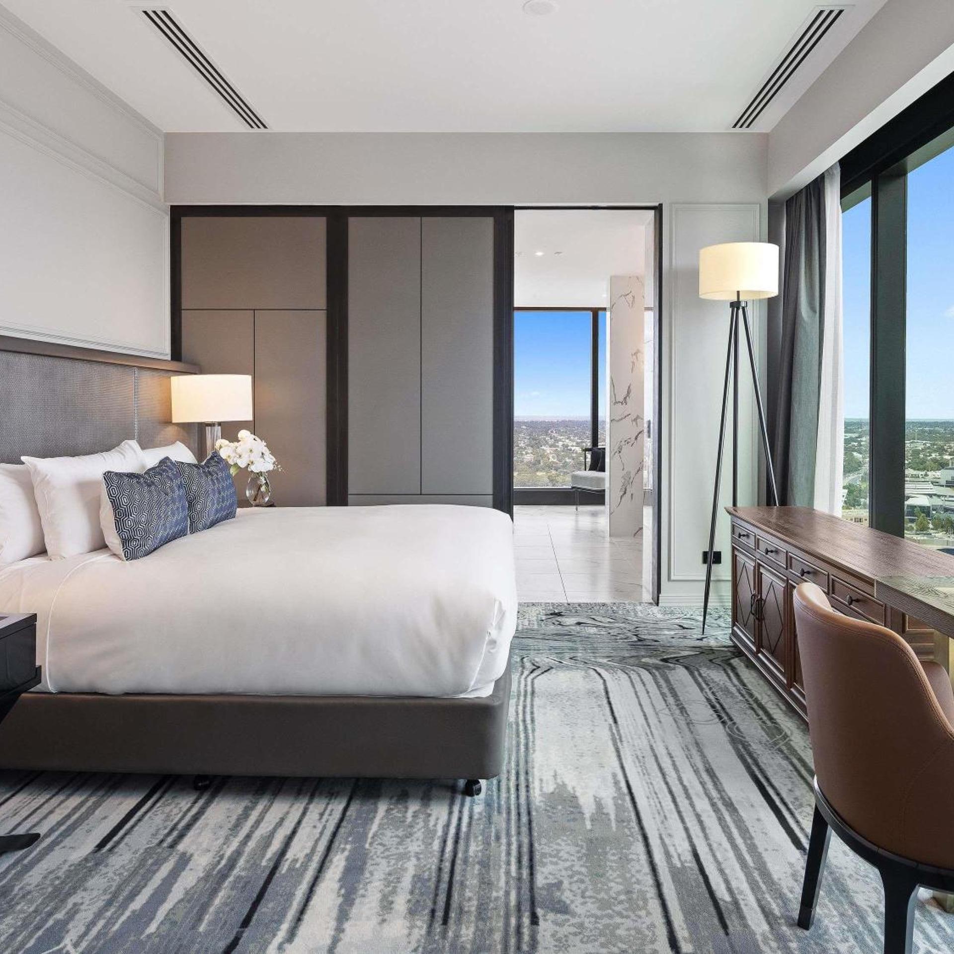 1 Bedroom, Presidential, Suite, King Bed, Panoramic View, Dining Area