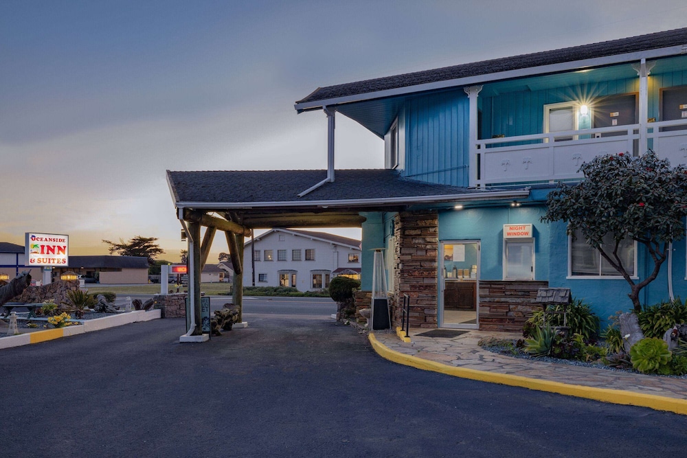 Oceanside Inn and Suites a Days Inn by Wyndham 3/38